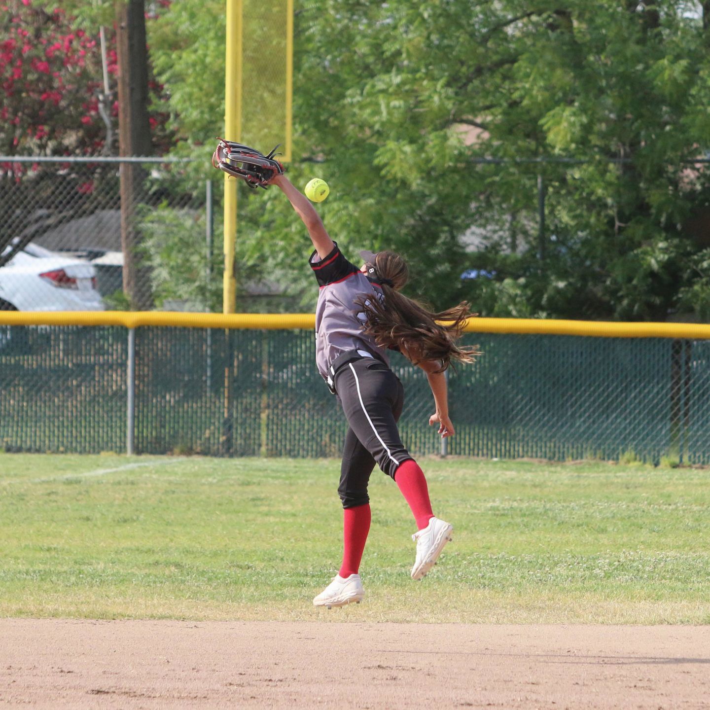 Bullpups use big sixth inning to reach semifinals